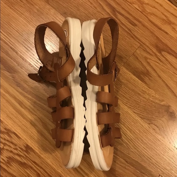 New Direct This is Our Other Line Strappy Sandal 37 or 39; 7 or 9 - Picture 5 of 13